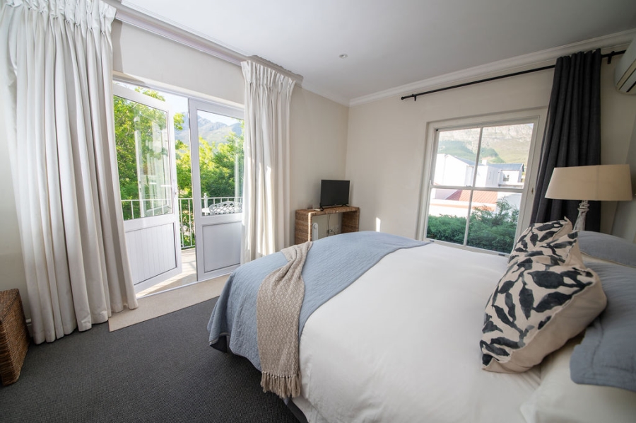 To Let 5 Bedroom Property for Rent in Franschhoek Western Cape